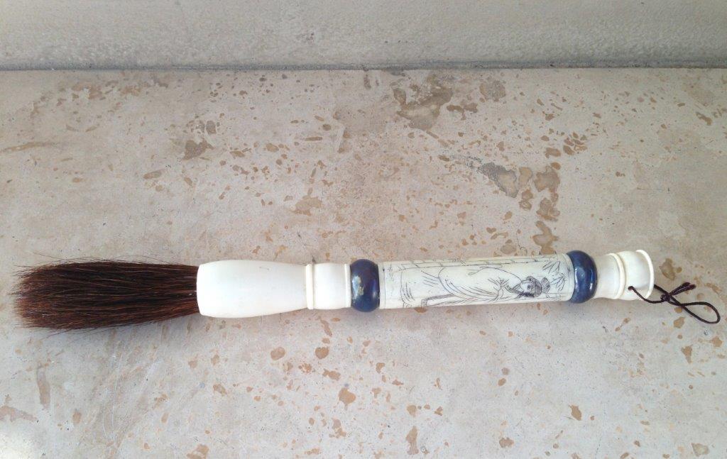 ANTIQUE P/BRUSH BONE ENGRAVE        26 CM